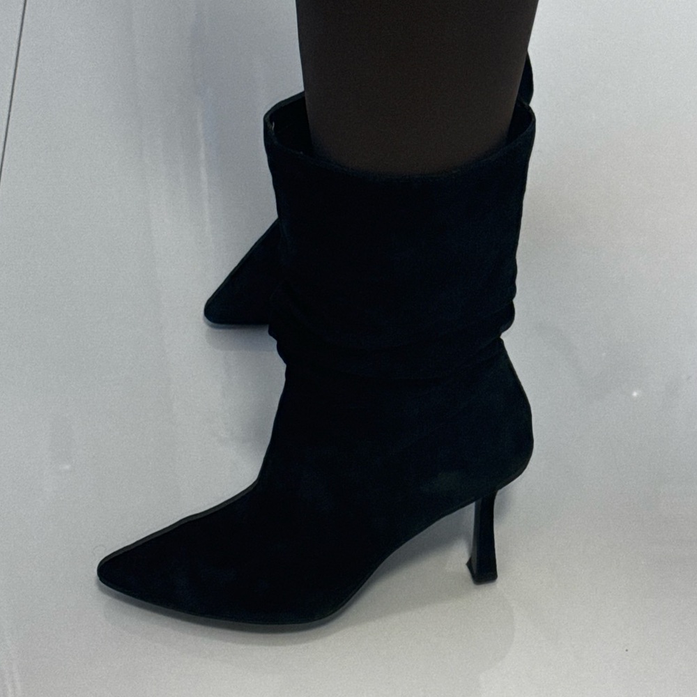 Steve Madden Black Suede Boots